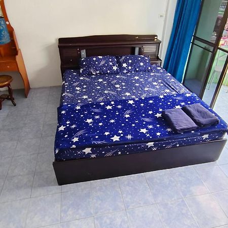 Yuri Guesthouse Jomtien Beach Eksteriør billede