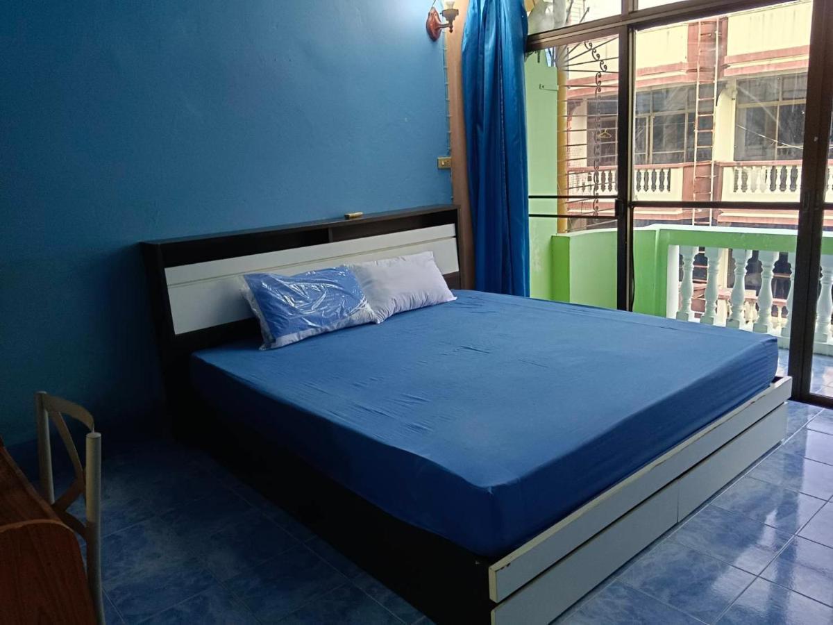 Yuri Guesthouse Jomtien Beach Eksteriør billede