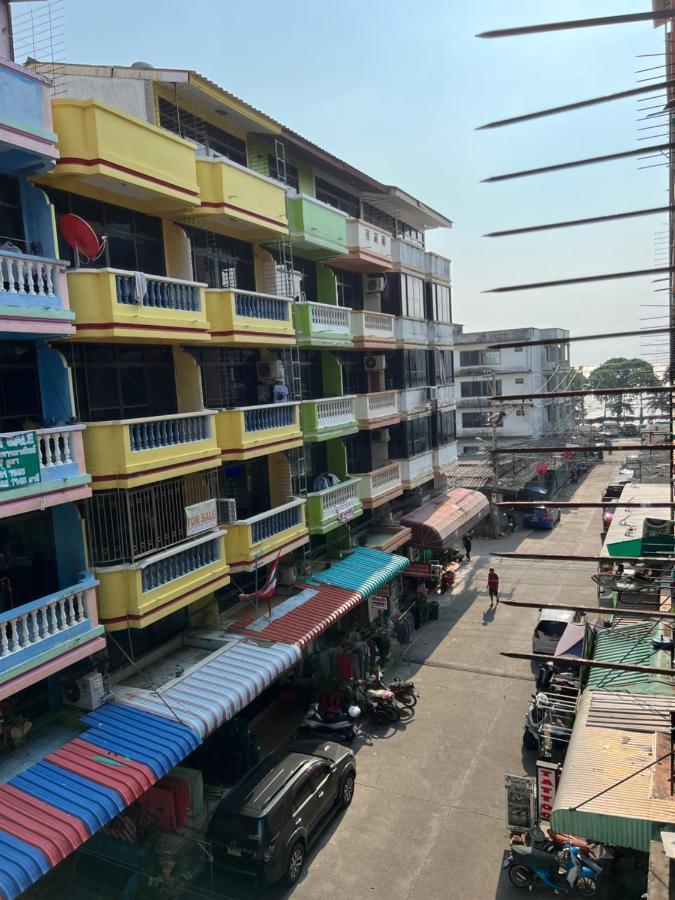 Yuri Guesthouse Jomtien Beach Eksteriør billede